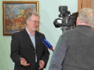 Александр Широких на открытии выставки 18 марта 2014 г. Общение с прессой