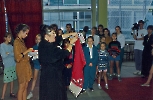 19 Открытие выставки рисунков уфимской школьницы Юлии Ломовой в лагере Артек. 1996