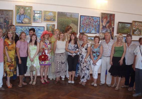 Таганрогские художники на открытии выставки. 